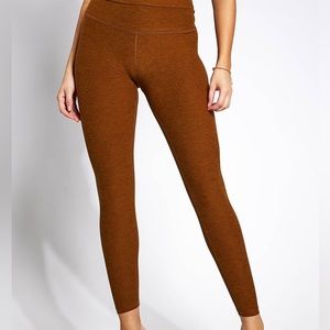 Beyond Yoga Clove Brown leggings